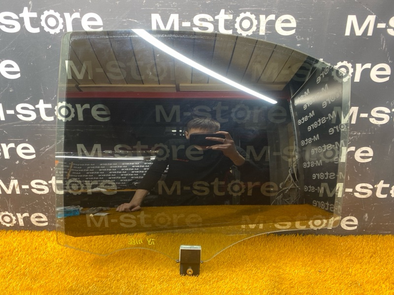 Стекло боковое, 4000 рублей, Красноярск