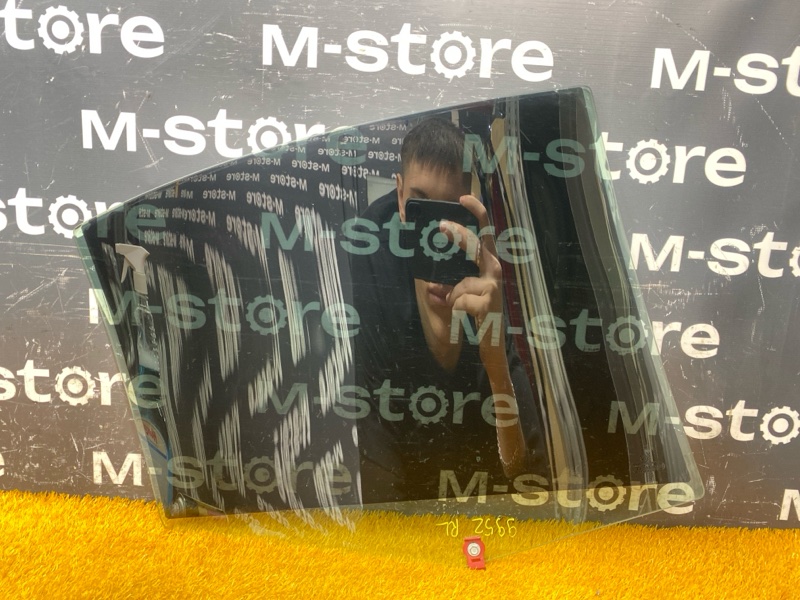 Стекло боковое, 300 рублей, Красноярск