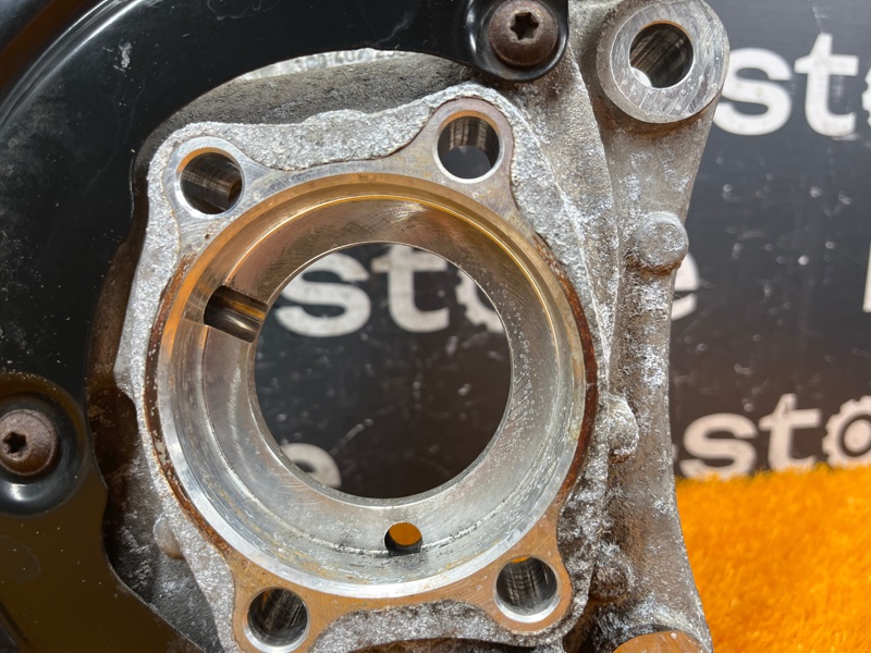 кулак поворотный, 2000 рублей, Красноярск