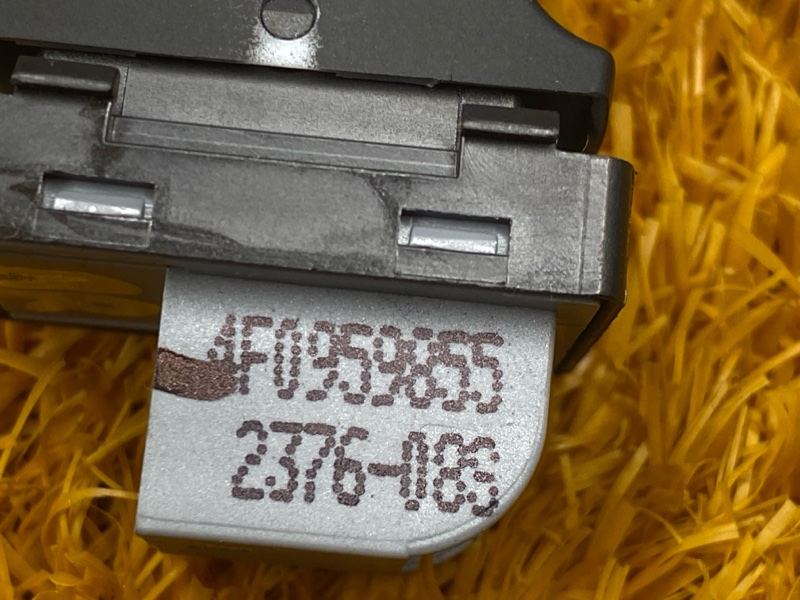 кнопка стеклоподъемника, 100 рублей, Красноярск