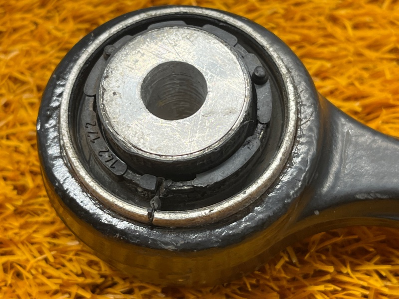 Рычаг подвески верхний, 1000 рублей, Красноярск