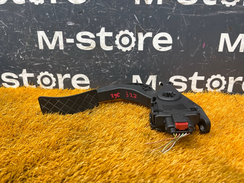 педаль газа, 500 рублей, Красноярск