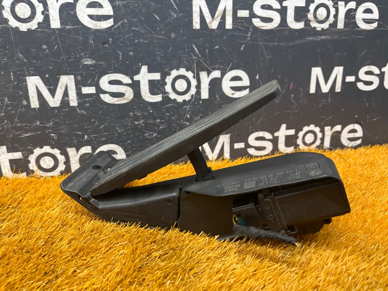 педаль газа, 1000 рублей, Красноярск