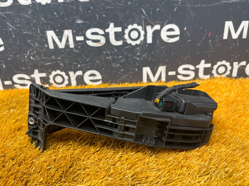 педаль газа, 1000 рублей, Красноярск