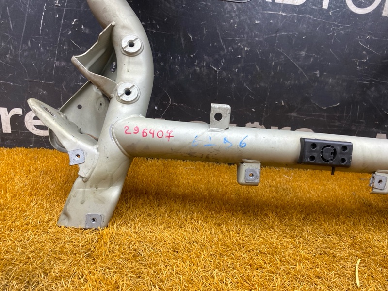 Балка поперечная (подрамник), 6700 рублей, Красноярск