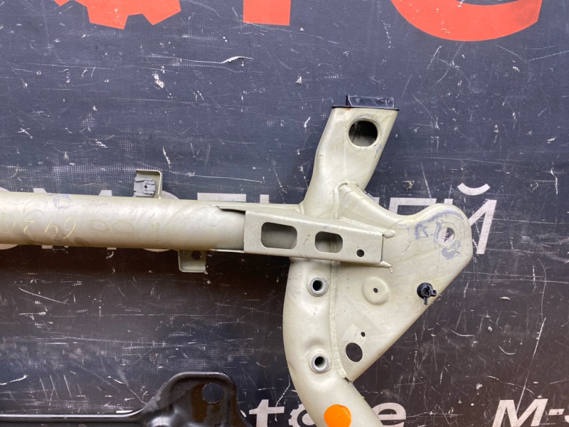 Балка поперечная (подрамник), 6700 рублей, Красноярск