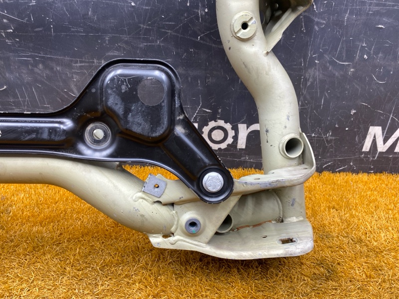 Балка поперечная (подрамник), 6700 рублей, Красноярск