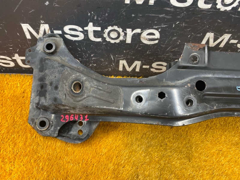 Балка поперечная (подрамник), 1000 рублей, Красноярск