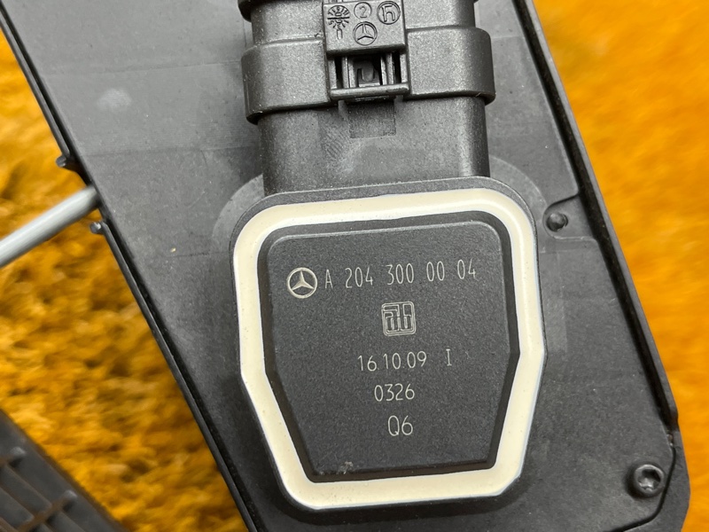 педаль газа, 1000 рублей, Красноярск