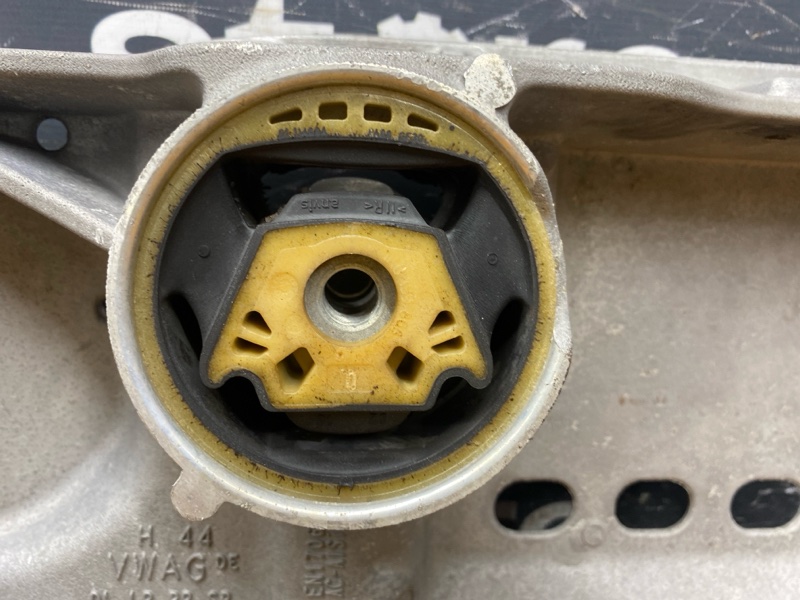 Балка поперечная (подрамник), 4000 рублей, Красноярск