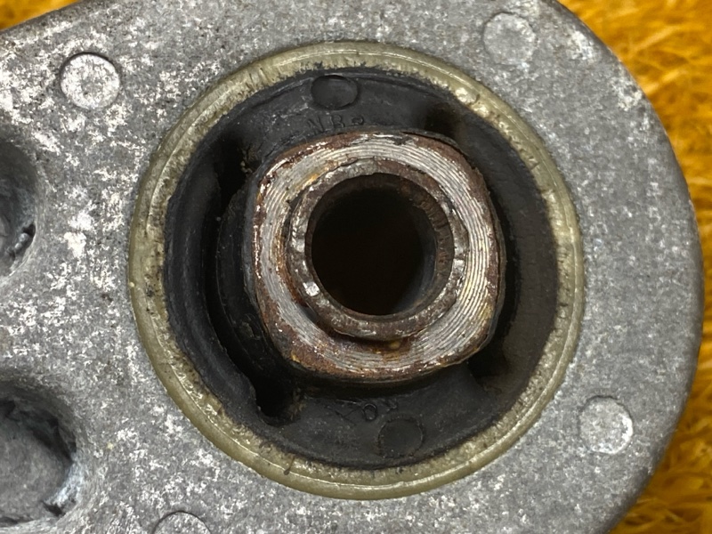 подушка двигателя, 1000 рублей, Красноярск