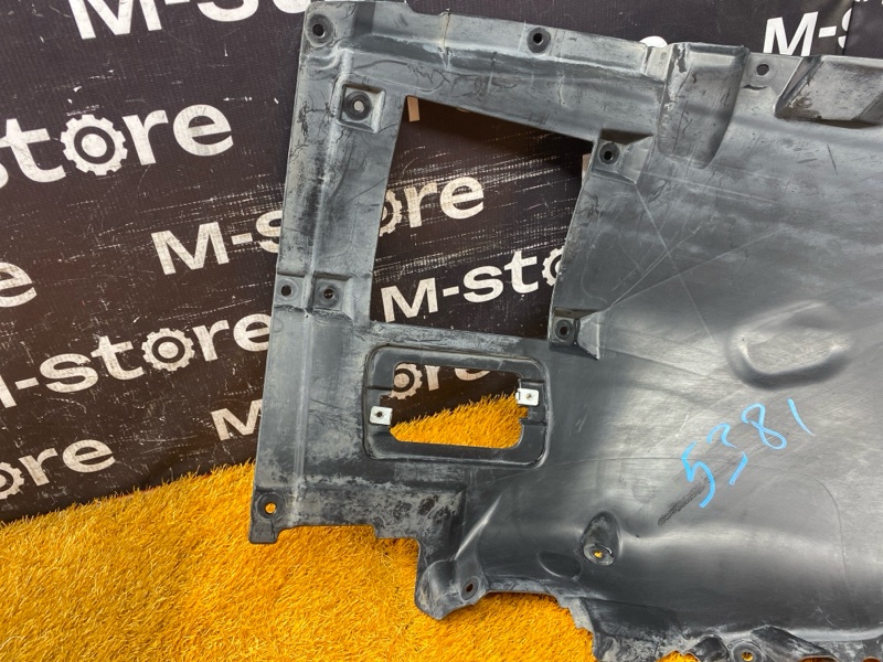 подкрылок, 3000 рублей, Красноярск