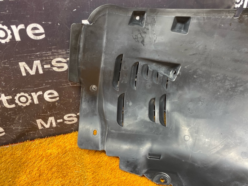 подкрылок, 3000 рублей, Красноярск