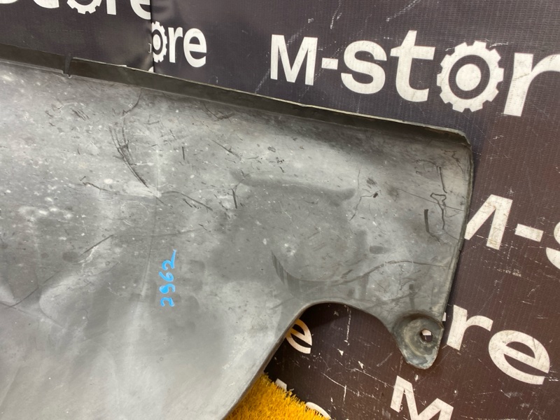 подкрылок, 2000 рублей, Красноярск