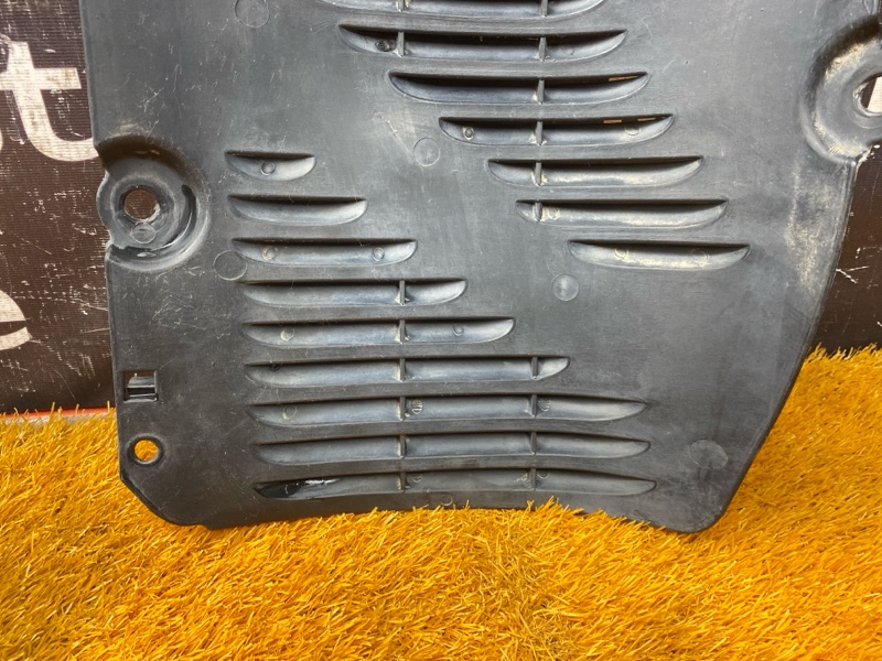 подкрылок, 300 рублей, Красноярск