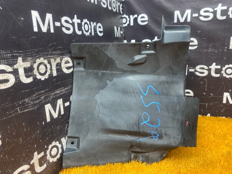 подкрылок, 2000 рублей, Красноярск