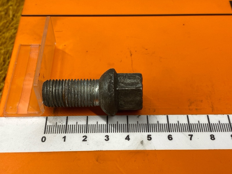 болт колесный, 1600 рублей, Красноярск