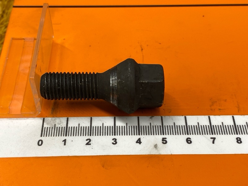 болт колесный, 2000 рублей, Красноярск