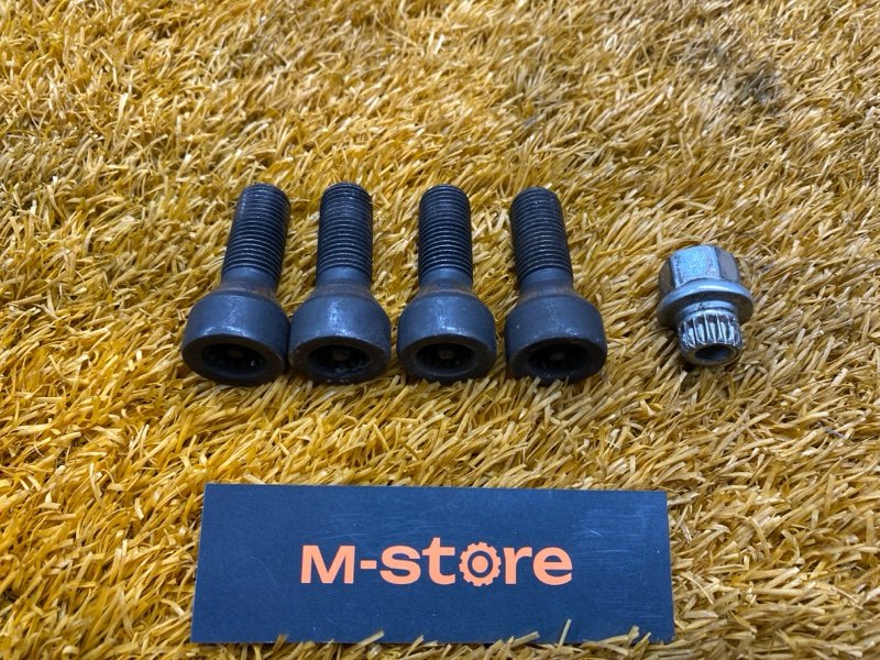 болт колесный(секретка), 2000 рублей, Красноярск