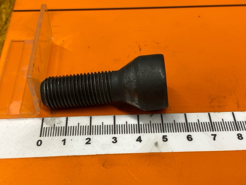 болт колесный(секретка), 2000 рублей, Красноярск