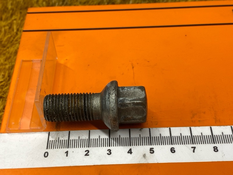 болт колесный, 2000 рублей, Красноярск