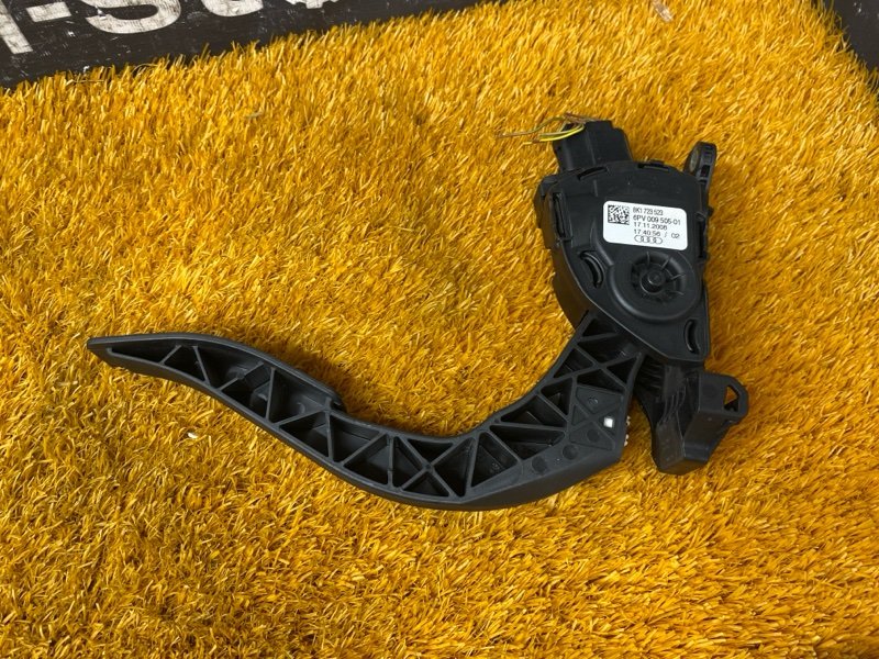 педаль газа, 500 рублей, Красноярск