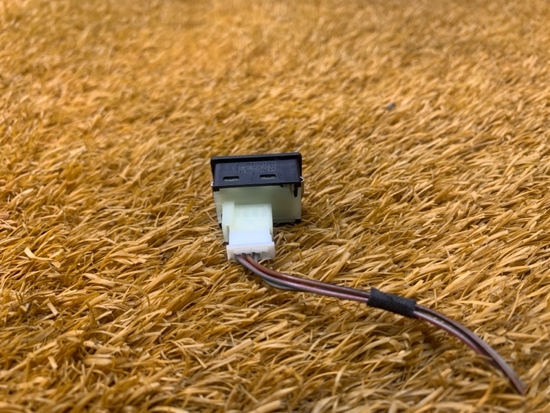 Кнопка открывания багажника, 500 рублей, Красноярск