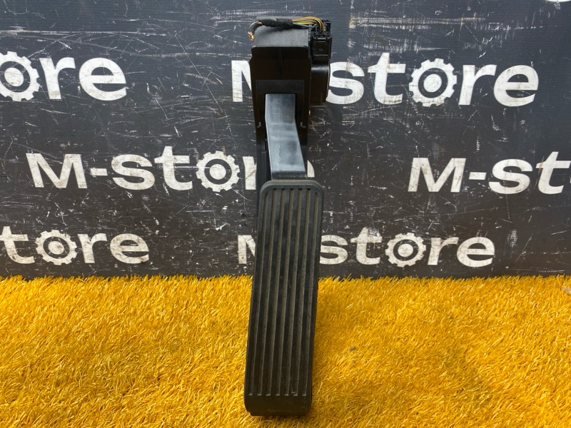 педаль газа, 1300 рублей, Красноярск