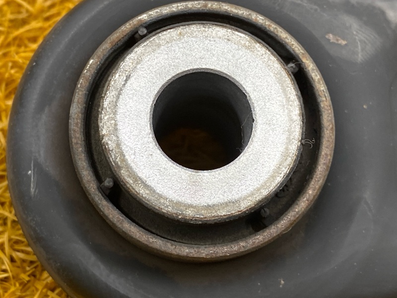 Рычаг подвески нижний, 1000 рублей, Красноярск