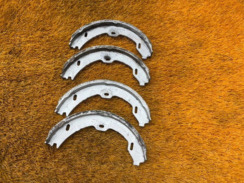 Колодки ручника, 1000 рублей, Красноярск