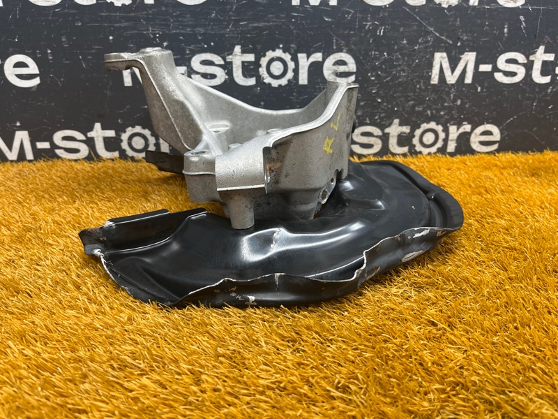 кулак поворотный, 2000 рублей, Красноярск