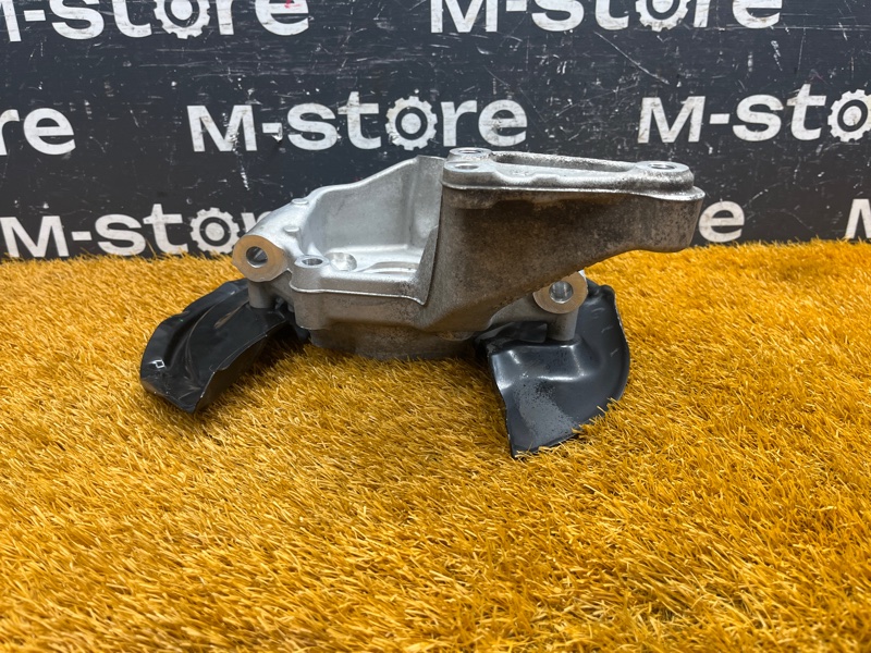 кулак поворотный, 2000 рублей, Красноярск