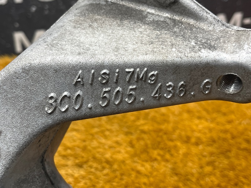 кулак поворотный, 2000 рублей, Красноярск