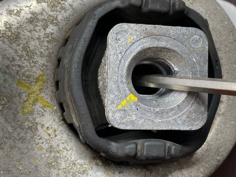 Балка поперечная (подрамник), 2500 рублей, Красноярск