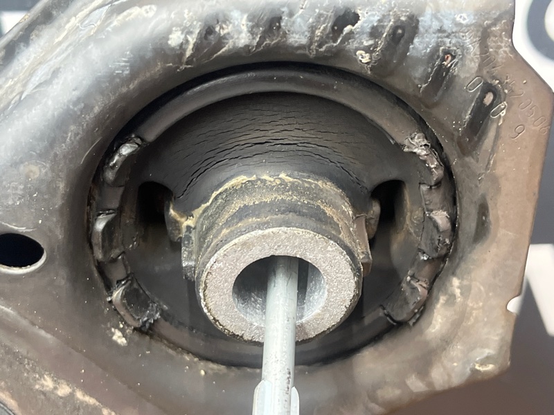 Балка поперечная (подрамник), 33000 рублей, Красноярск