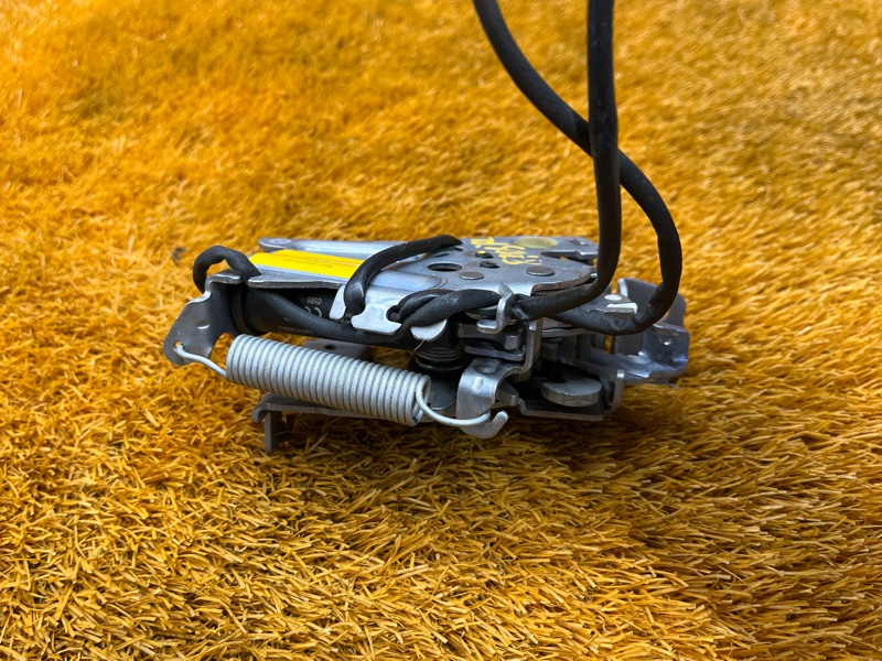 замок капота, 15000 рублей, Красноярск