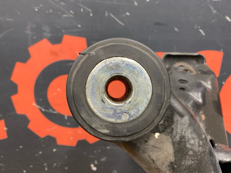 Балка поперечная (подрамник), 28000 рублей, Красноярск