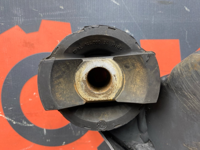 Балка поперечная (подрамник), 28000 рублей, Красноярск