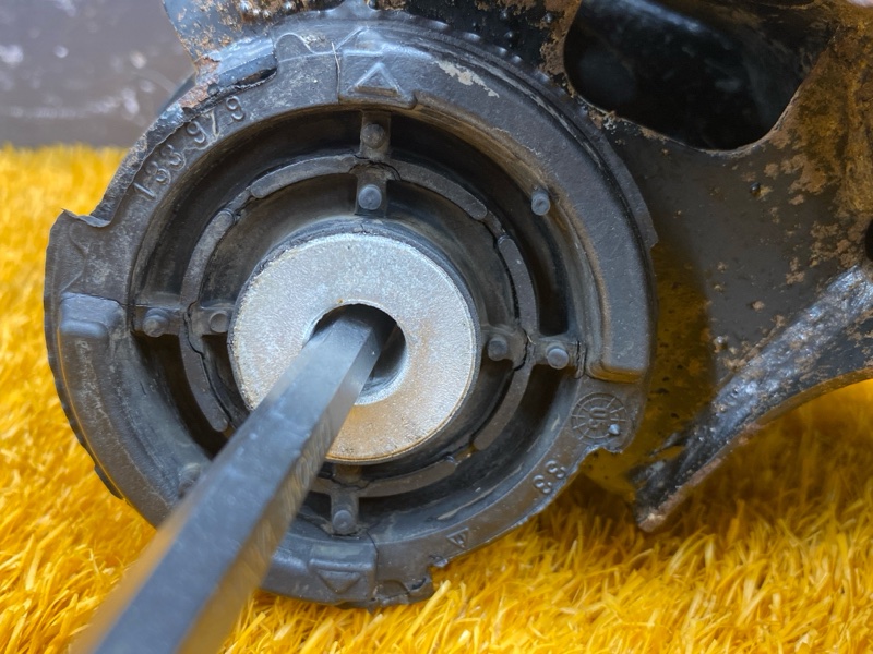 Балка поперечная (подрамник), 2000 рублей, Красноярск