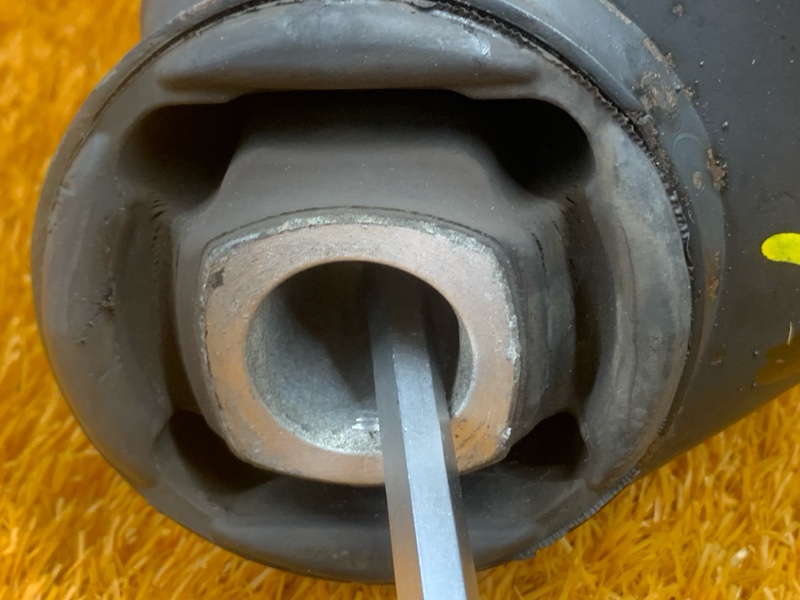 Балка поперечная (подрамник), 2000 рублей, Красноярск