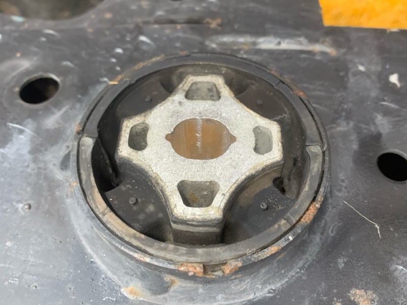 Балка поперечная (подрамник), 2000 рублей, Красноярск