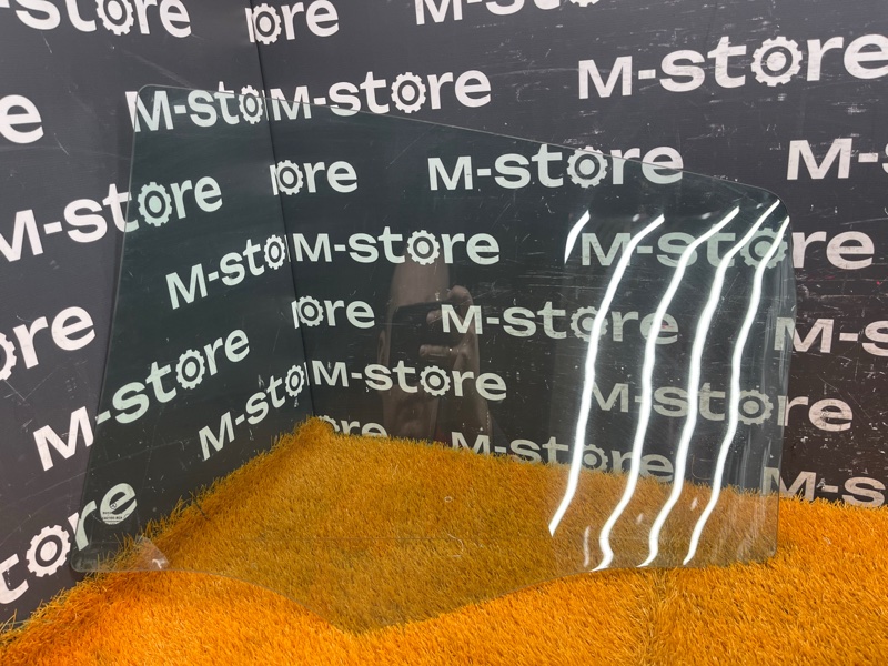 Стекло боковое, 1800 рублей, Красноярск