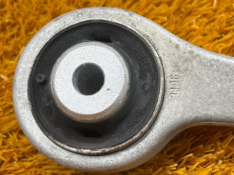 Рычаг подвески верхний, 1000 рублей, Красноярск