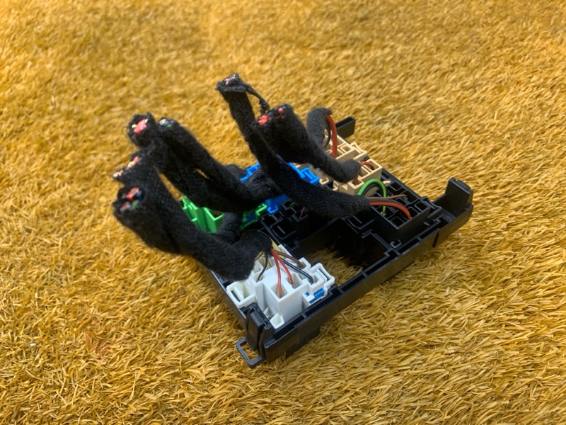 Кронштейн блока реле, 1000 рублей, Красноярск