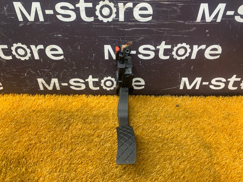 педаль газа, 500 рублей, Красноярск