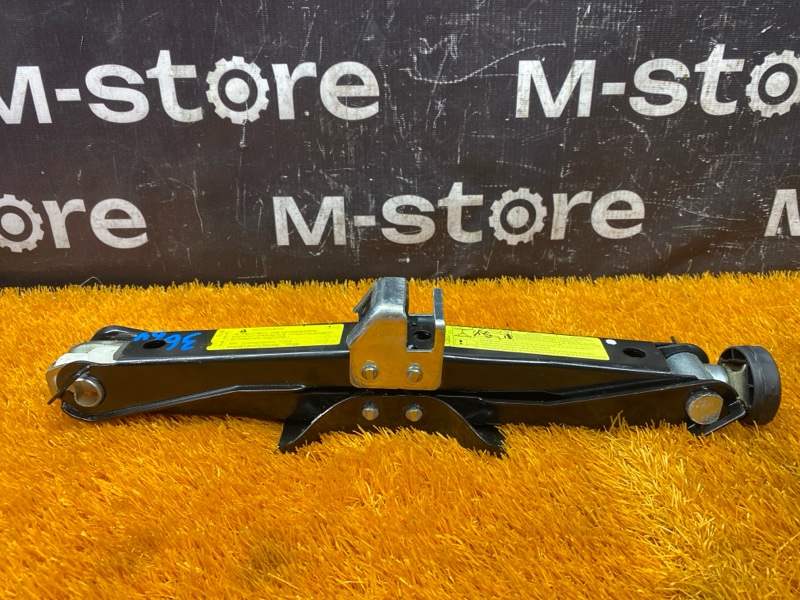 домкрат, 2000 рублей, Красноярск