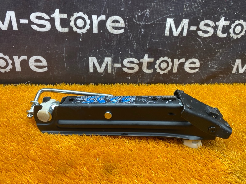 домкрат, 3000 рублей, Красноярск