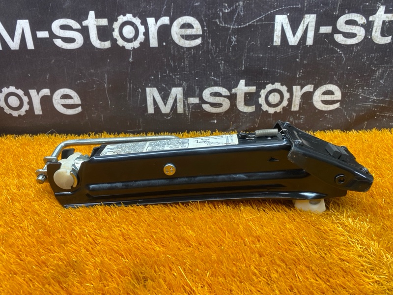 домкрат, 2000 рублей, Красноярск