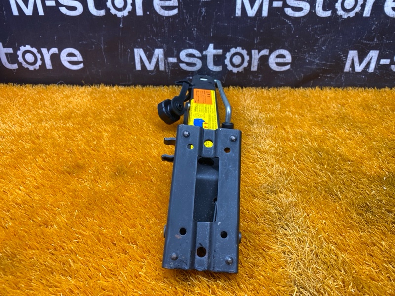 домкрат, 2500 рублей, Красноярск