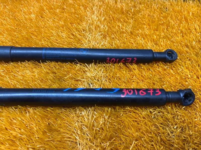 амортизатор капота, 900 рублей, Красноярск